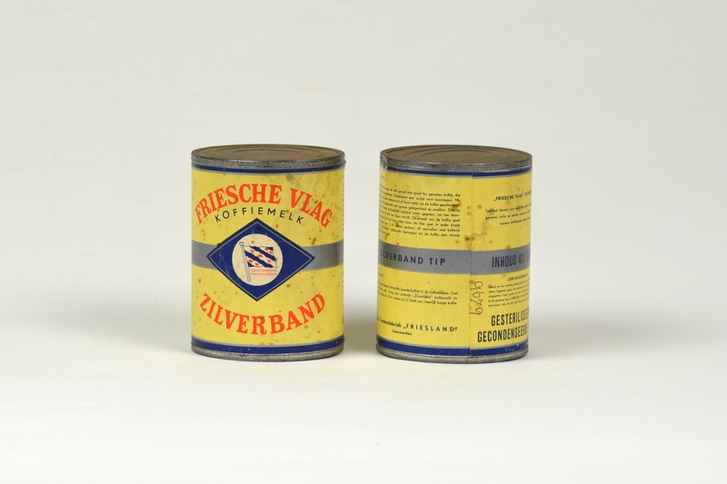 2 blikken Friesche vlag koffiemelk