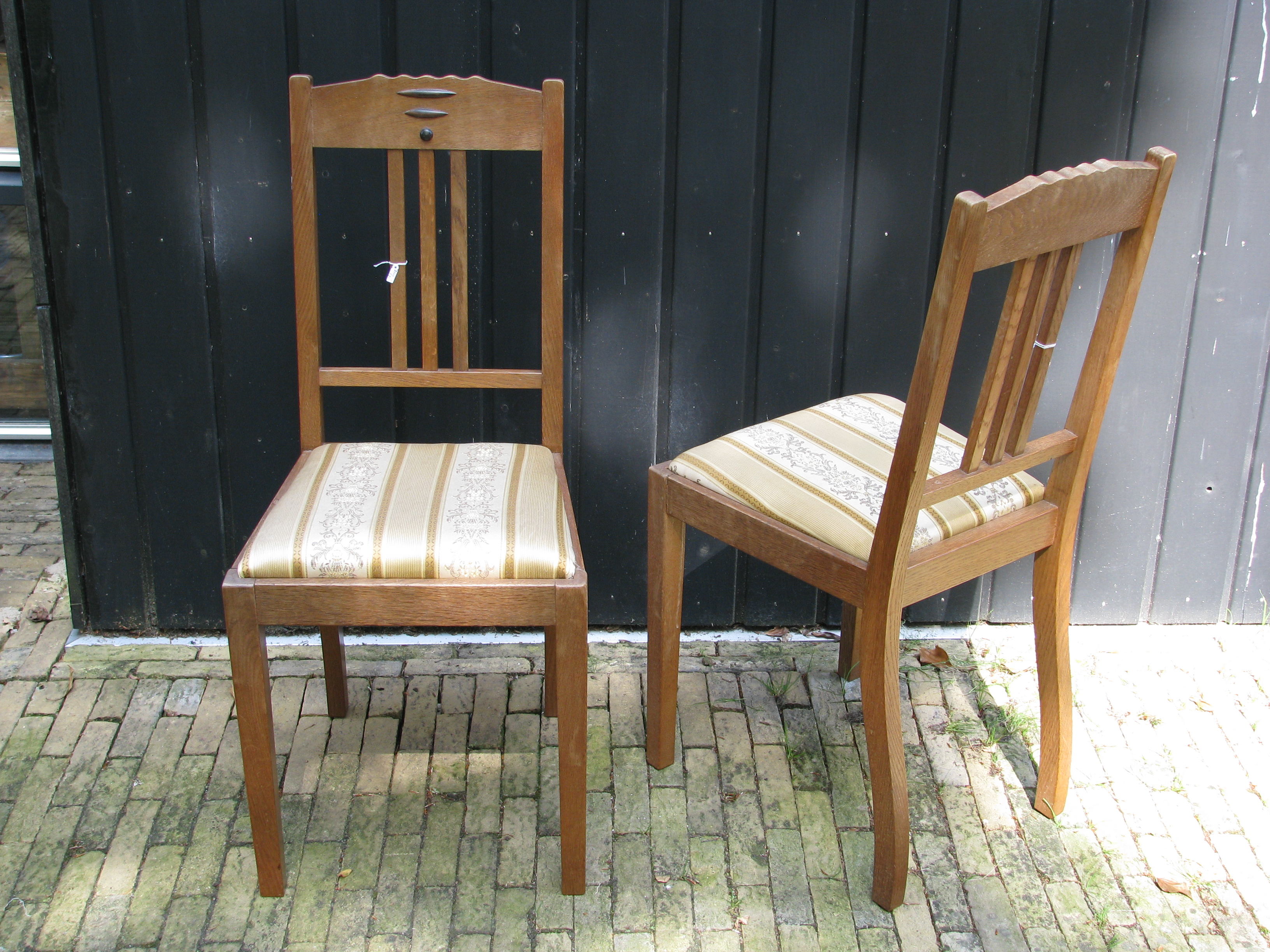 Twee slaapkamerstoelen