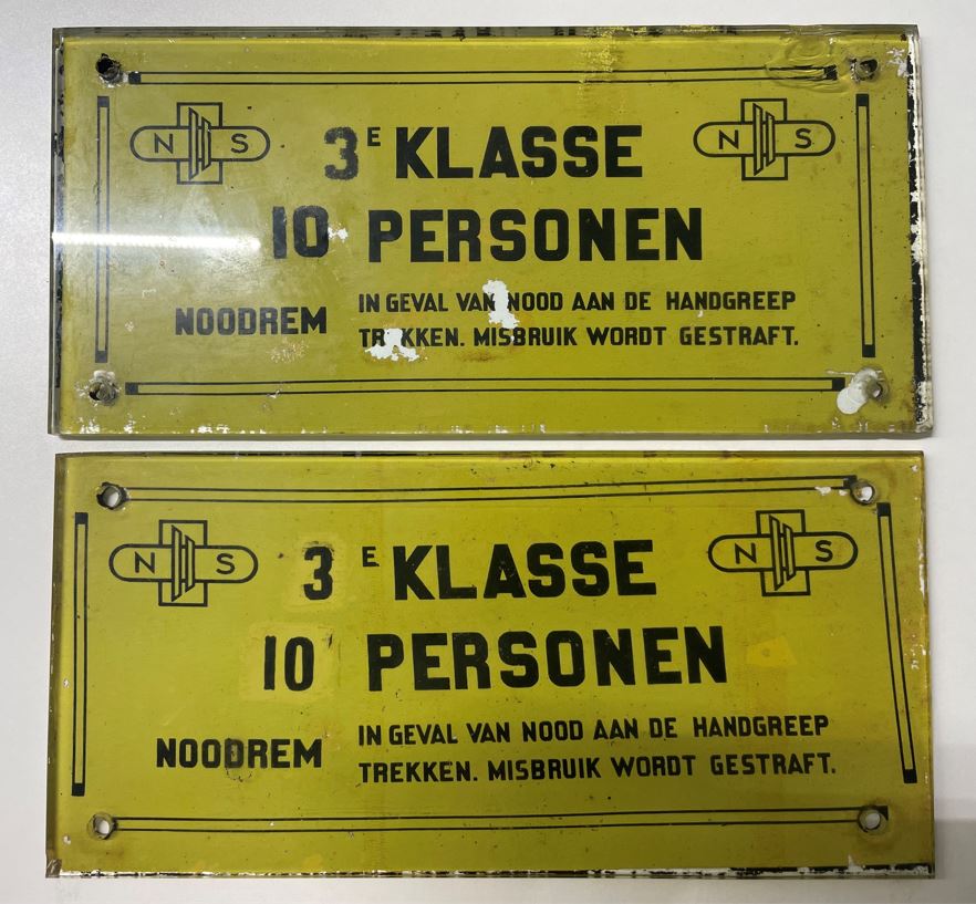 Twee informatieborden 3e Klasse – 10 personen – Noodrem